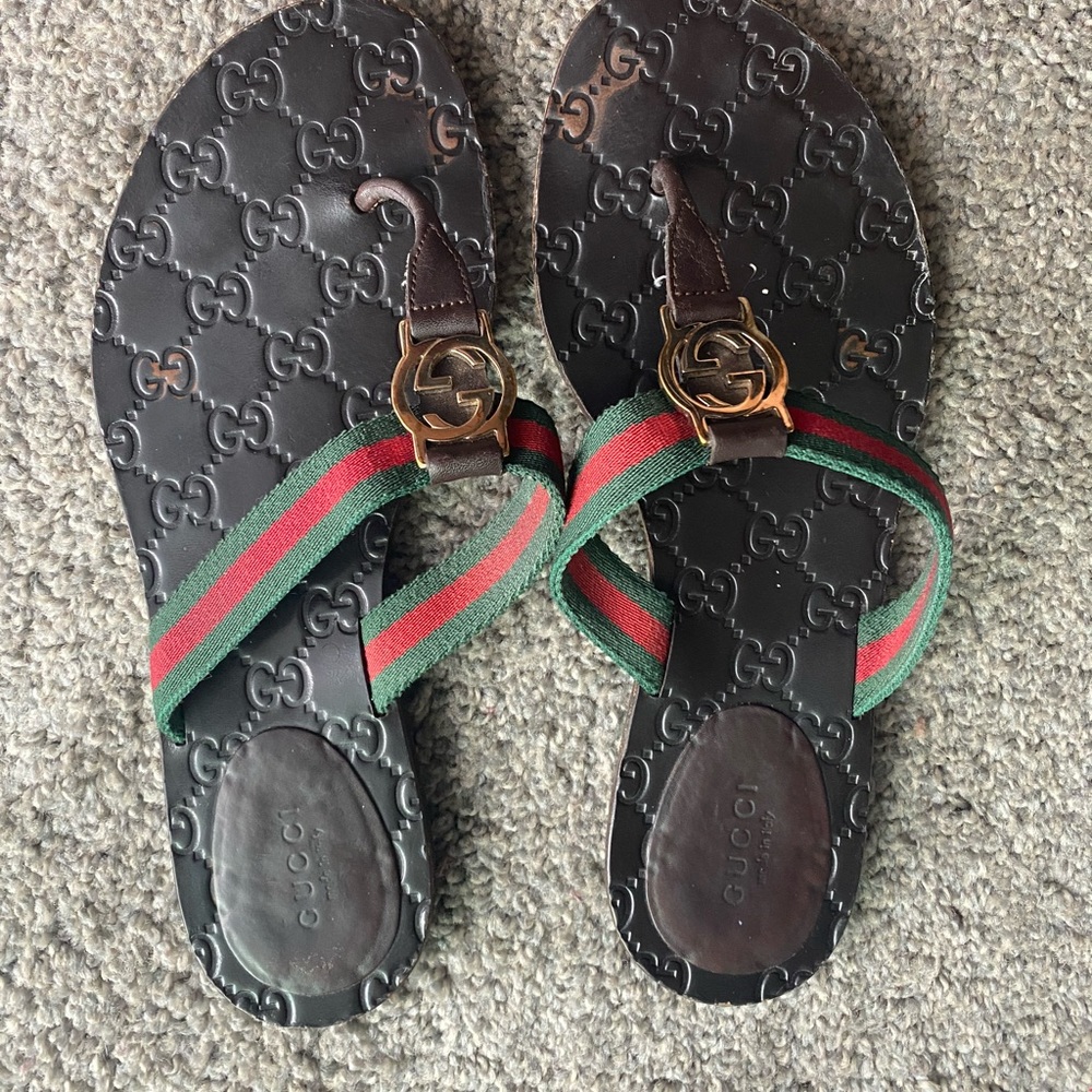 Gucci Thong web sandals